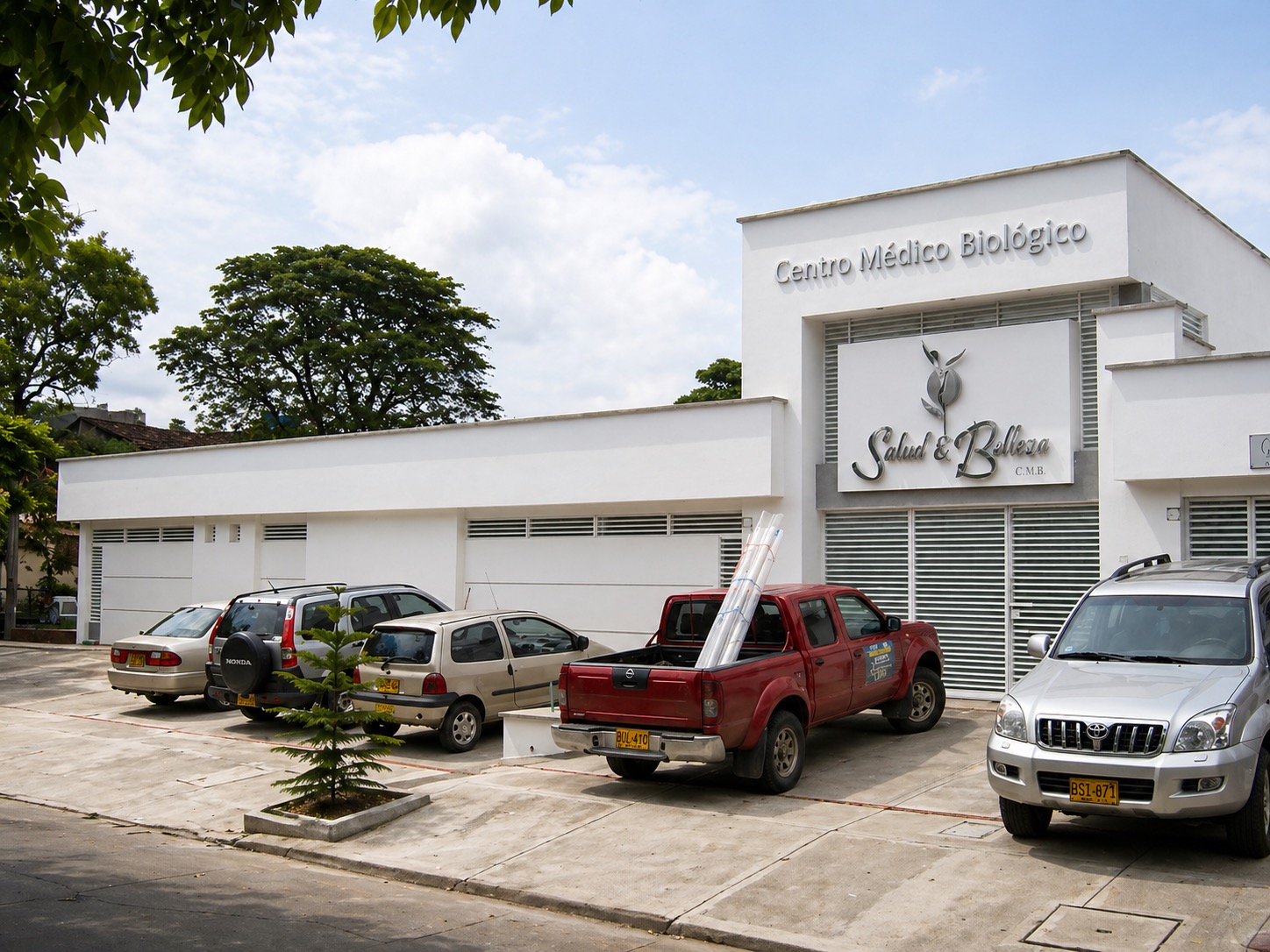 Clínica Salud y Belleza · 3